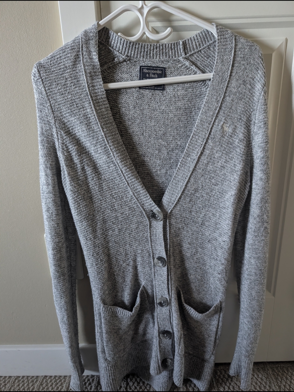 Abercrombie & Fitch Light Gray V-Neck Button Cardigan